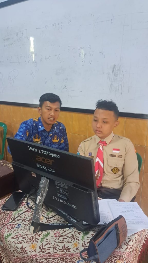 VINCENT MARICO EFENDI dan GURU PEMBINA IPA